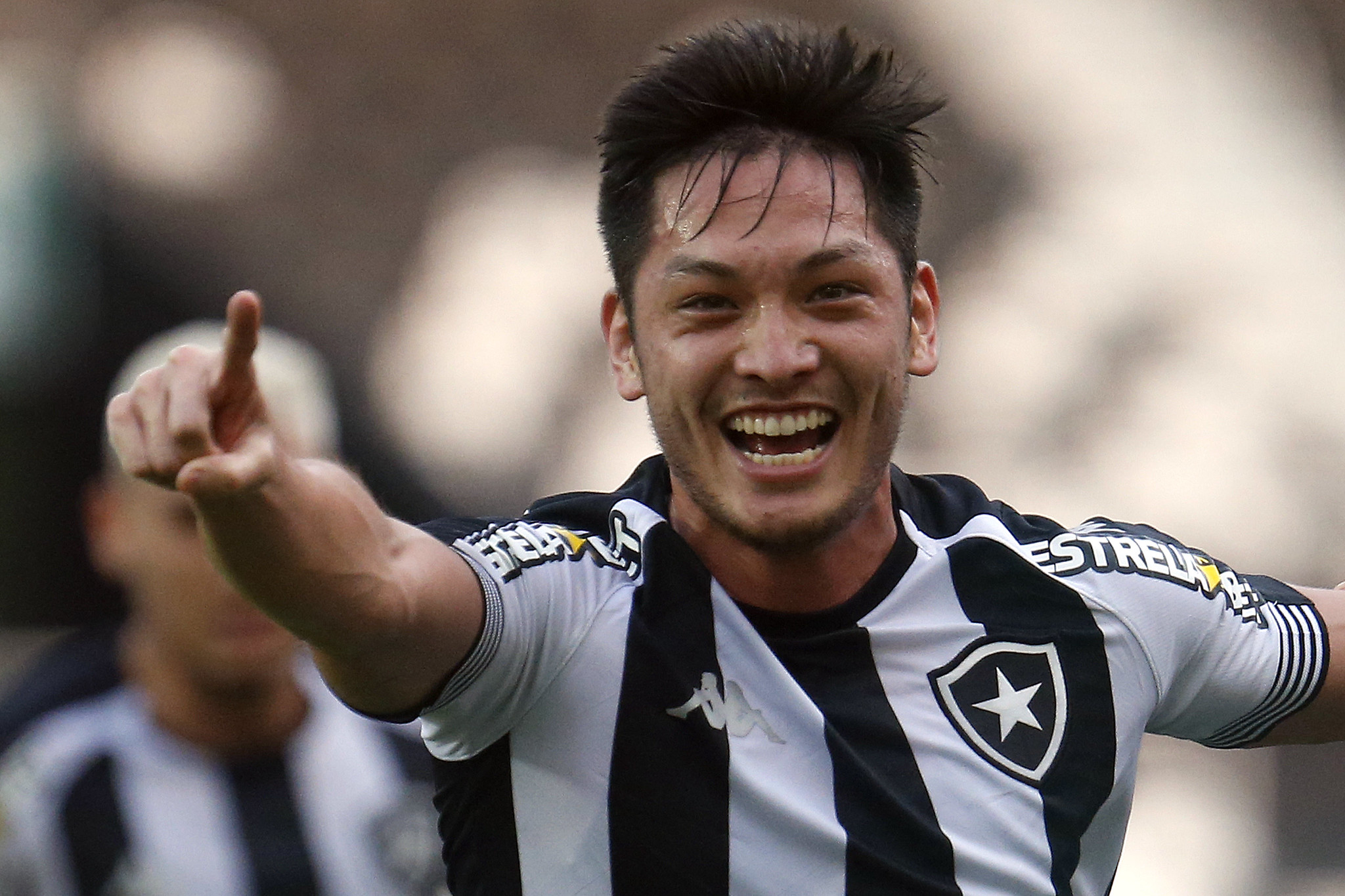 Luis Oyama está de volta ao Botafogo