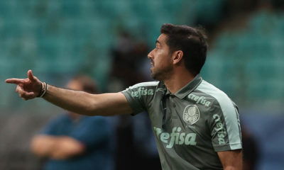 Abel Ferreira mostra confiança em Rafael Navarro
