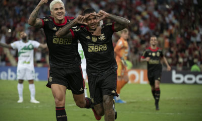 Kenedy faz um dos três gols do Flamengo sobre o Juventude pelo Campeonato Brasileiro