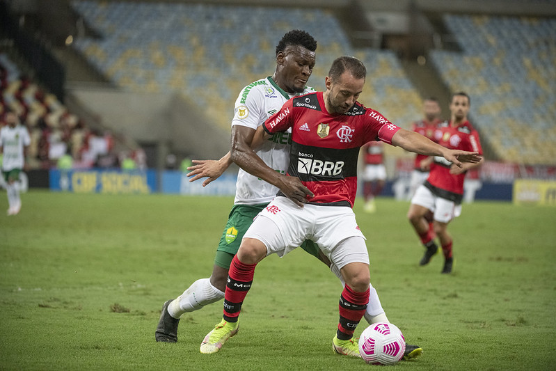 Flamengo não consegue furar ferrolho da defesa adversária e fica no 0 a 0 com o Cuiabá pelo Campeonato Brasileiro