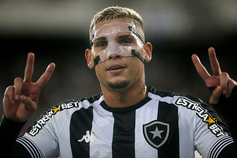 Herói do acesso do Botafogo à elite, Rafael Navarro declara: 'Agora estou  focado no título' - ISTOÉ Independente