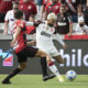 Gabigol marcou duas vezes contra o Athletico-PR