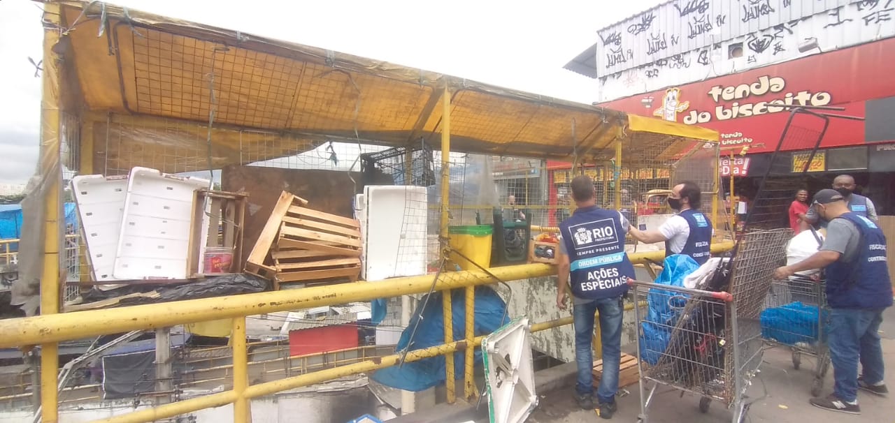 Imagem de uma fiscalização da Seop na Pavuna 