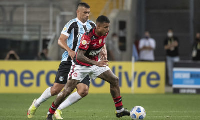 Flamengo faz 2 a 0, mas sofre o empate do Grêmio, mesmo com um a mais, pelo Campeonato Brasileiro