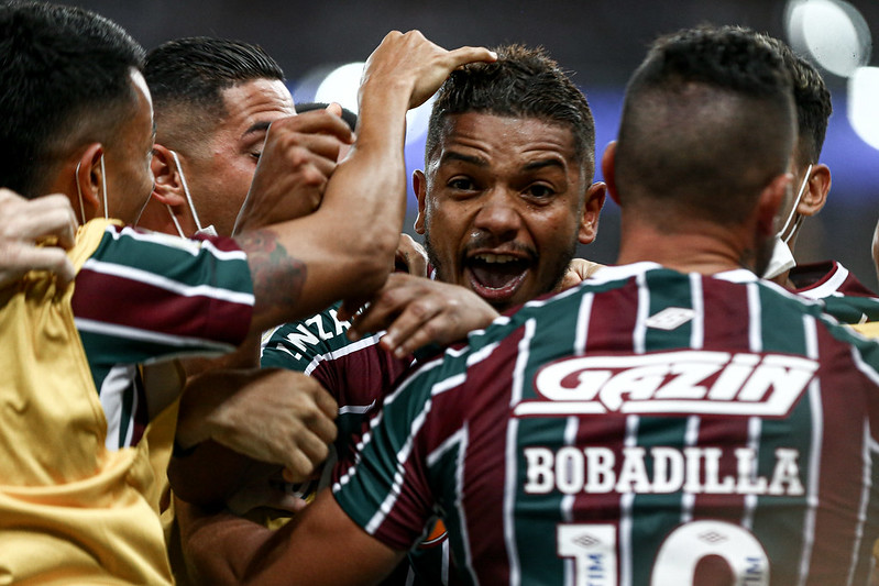 Fluminense vence por 3 a 0 a Chapecoense e vai à fase preliminar da Libertadores