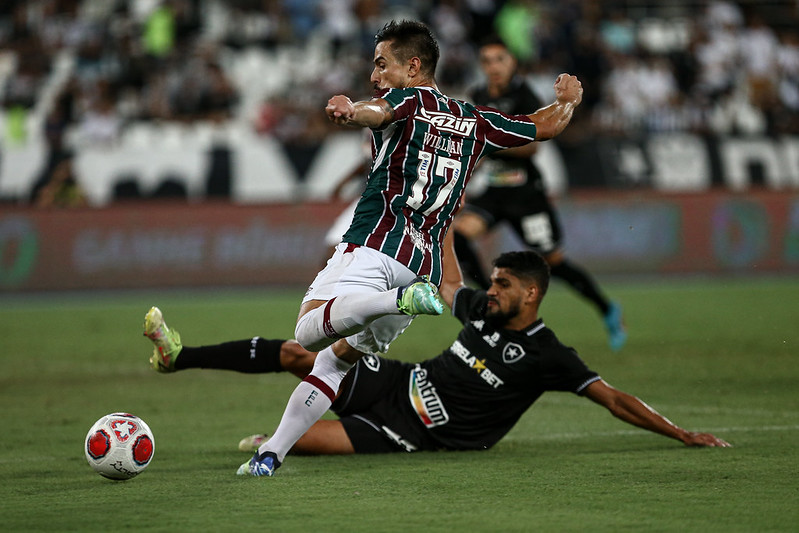 Fluminense vence o Botafogo por 2 a 1, de virada, pelo Campeonato Carioca