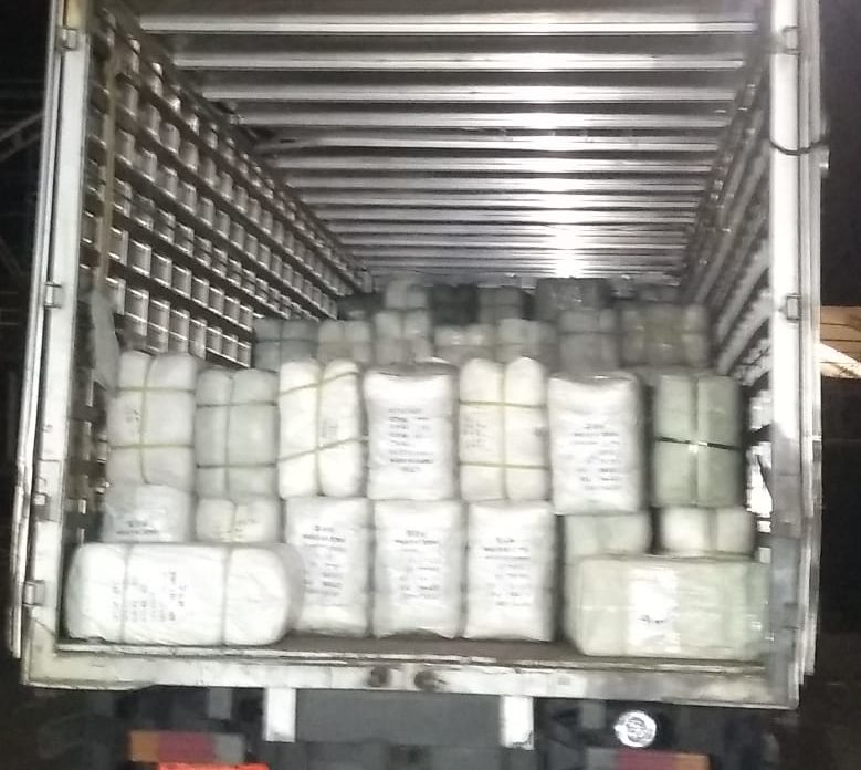 Receita Federal doa 12 toneladas de roupa para as vítimas do temporal em Petrópolis