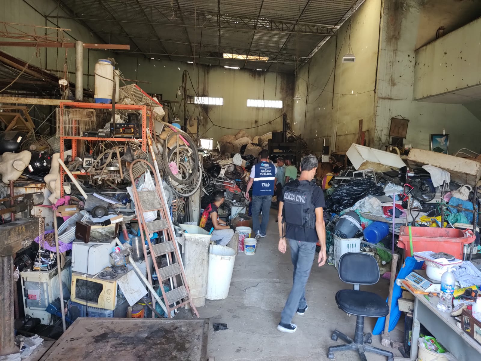 ferro-velho irregular Ilha do Governador