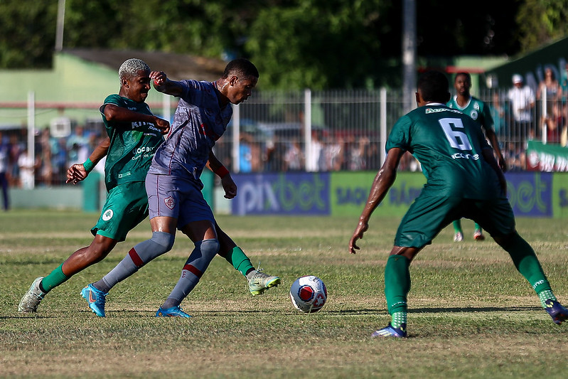 Fluminense e Boavista em ação pelo Campeonato Carioca