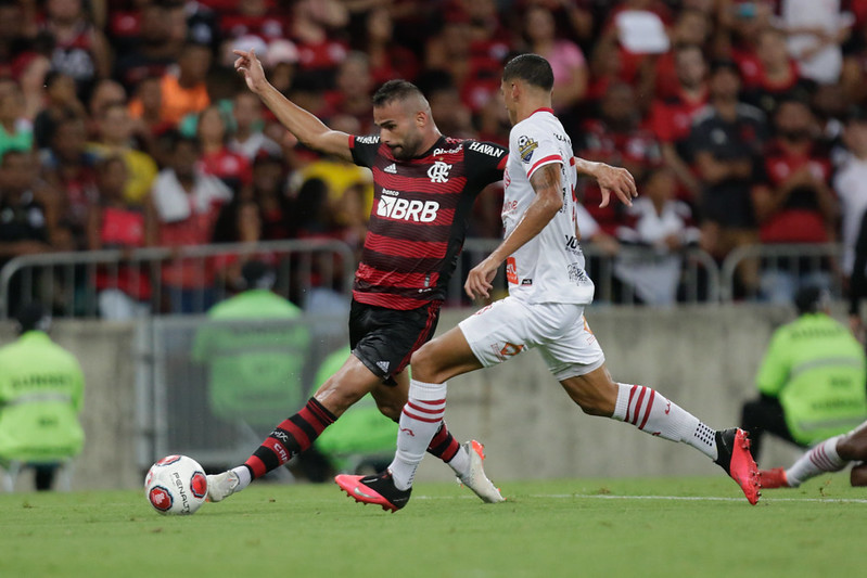 Flamengo aplica 6 a 0 no Bangu pelo Campeonato Carioca