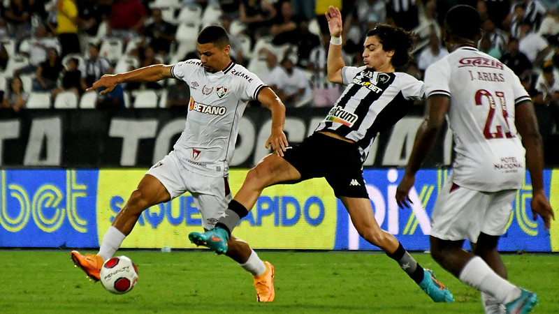Botafogo e Fluminense se enfrentaram pelo jogo de ida da semifinal do Campeonato Carioca