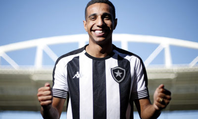 Victor Sá assinou com o Botafogo até 2025