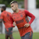 Andreas Pereira em ação durante treino pelo Flamengo