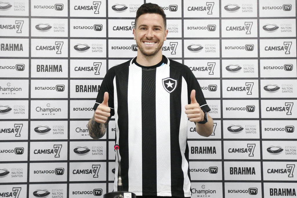 Sauer assinou em definitivo com o Botafogo
