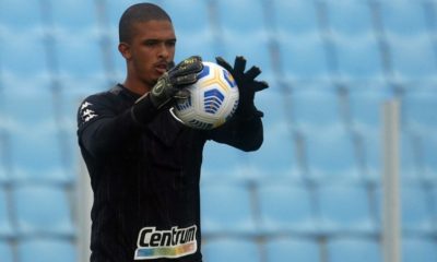 Diego Loureiro em ação durante treino do Botafogo