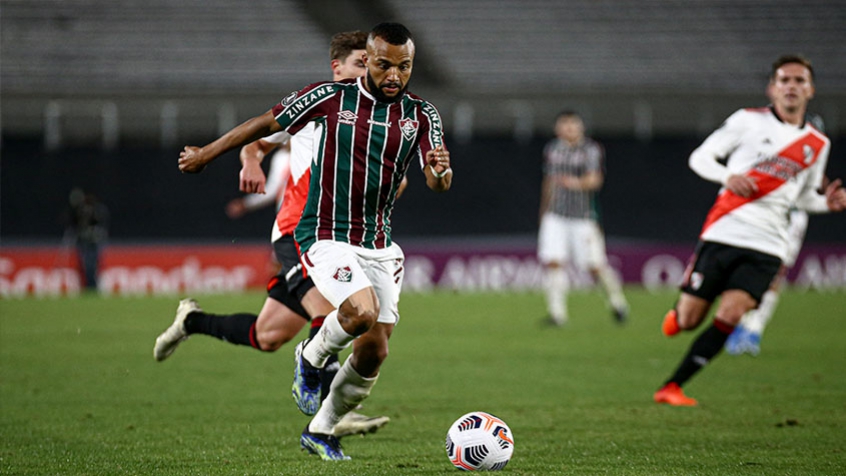 Samuel Xavier em ação pelo Fluminense na Libertadores