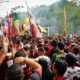 Torcedores do Flamengo durante festa no embarque do time antes da final da Libertadores