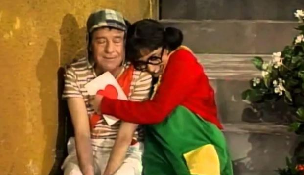 Abraço entre Chaves e Chiquinha