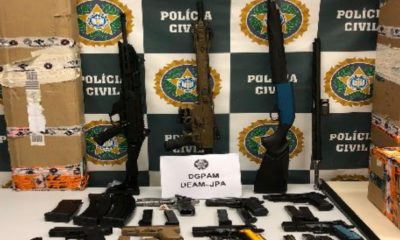 Armamento apreendido pela Polícia Civil no Galeão