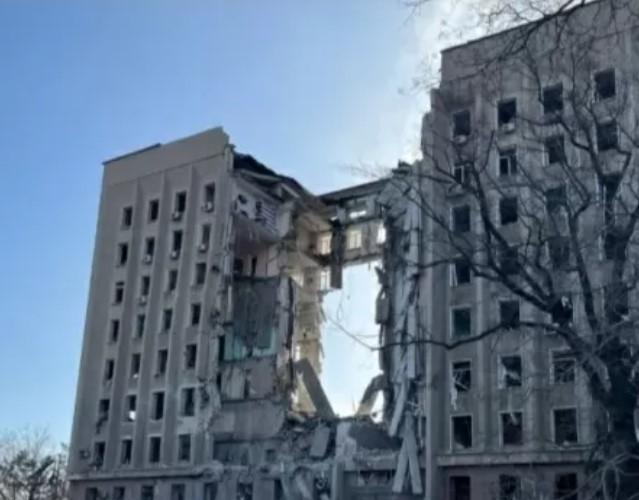 Ataque a prédio do governo em Mykolaiv, na Ucrânia, deixou mortos