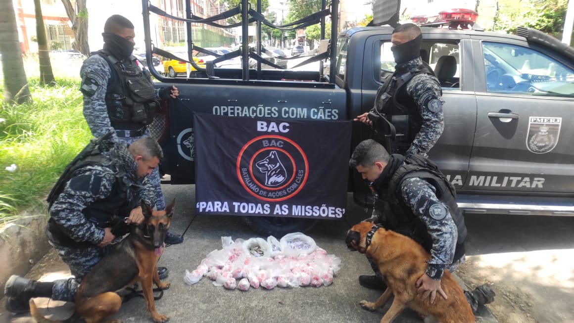 Drogas apreendidas pelos agentes do Batalhão de Ações com Cães
