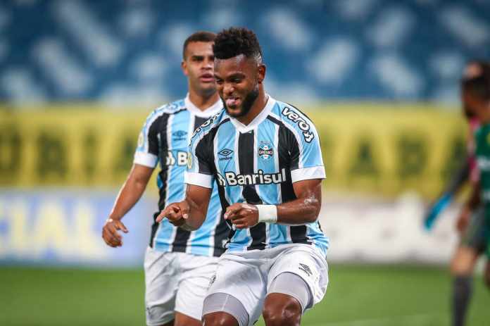 Borja comemorando gol com a camisa do Grêmio