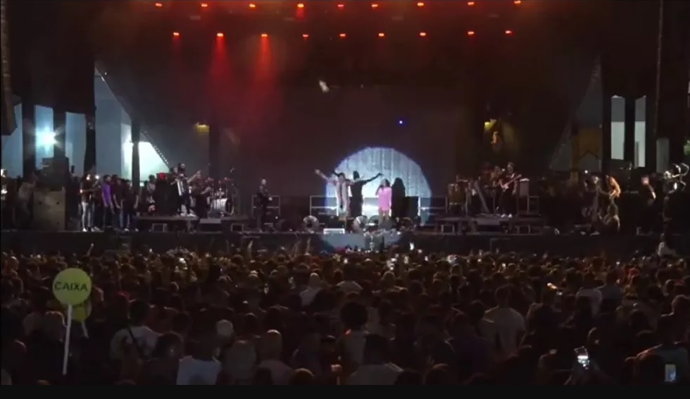 Show da Calcinha Preta com a pomba