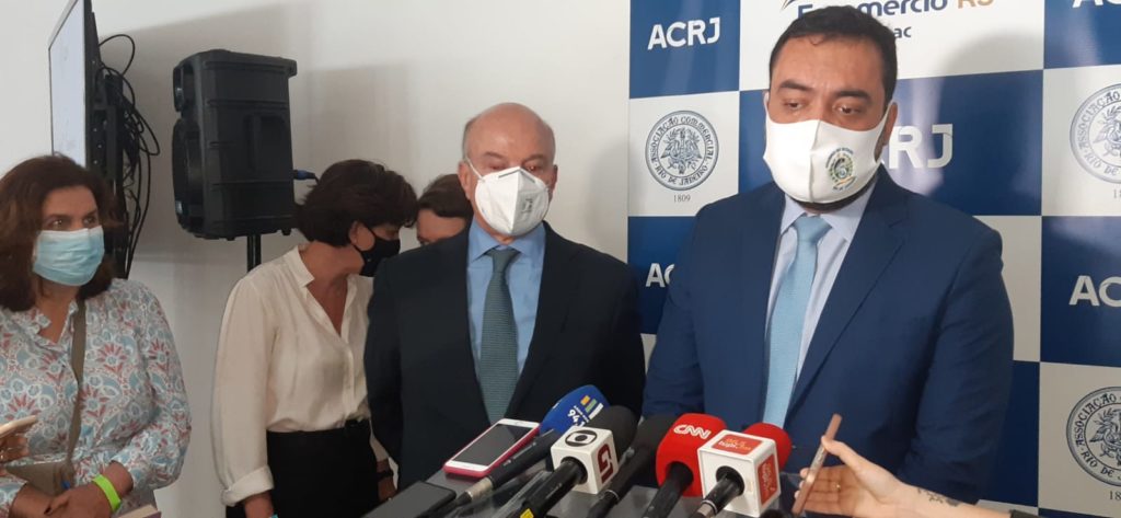 Imagem de Cláudio Castro na ACRJ