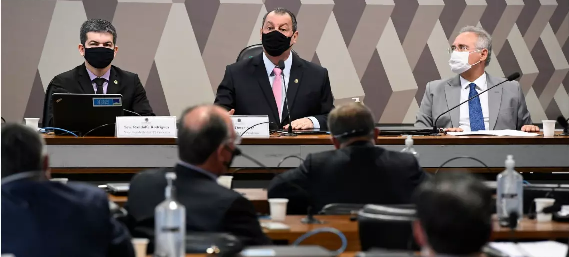 Imagem dos senadores Renan Calheiros, Randolfe Rodrigues e Omar Aziz, na CPI da Covid-19