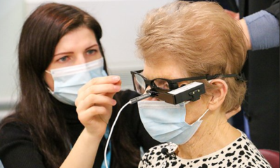 Idosa volta a enxergar com um chip