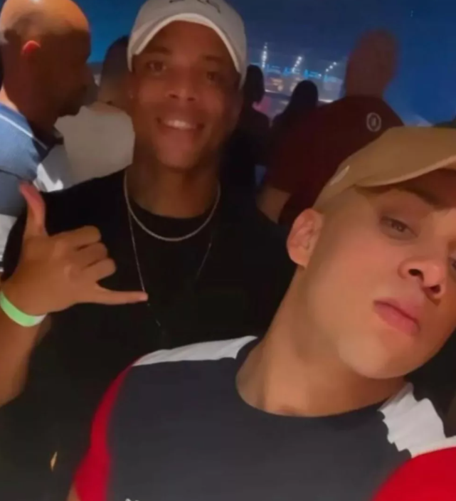 Caio Paulista em balada