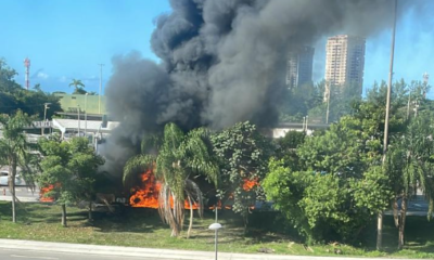Ônibus do BRT pega fogo