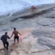 Salva-vidas é resgatado por surfista na Praia de São Conrado após ser arrastado pela correnteza