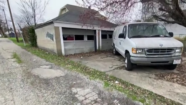 A caixa com os ossos humanos estava guardada em garagem nos Estados Unidos