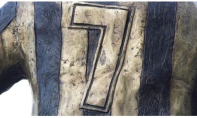 Parte da estátua em homenagem ao ex-atacante Túlio Maravilha