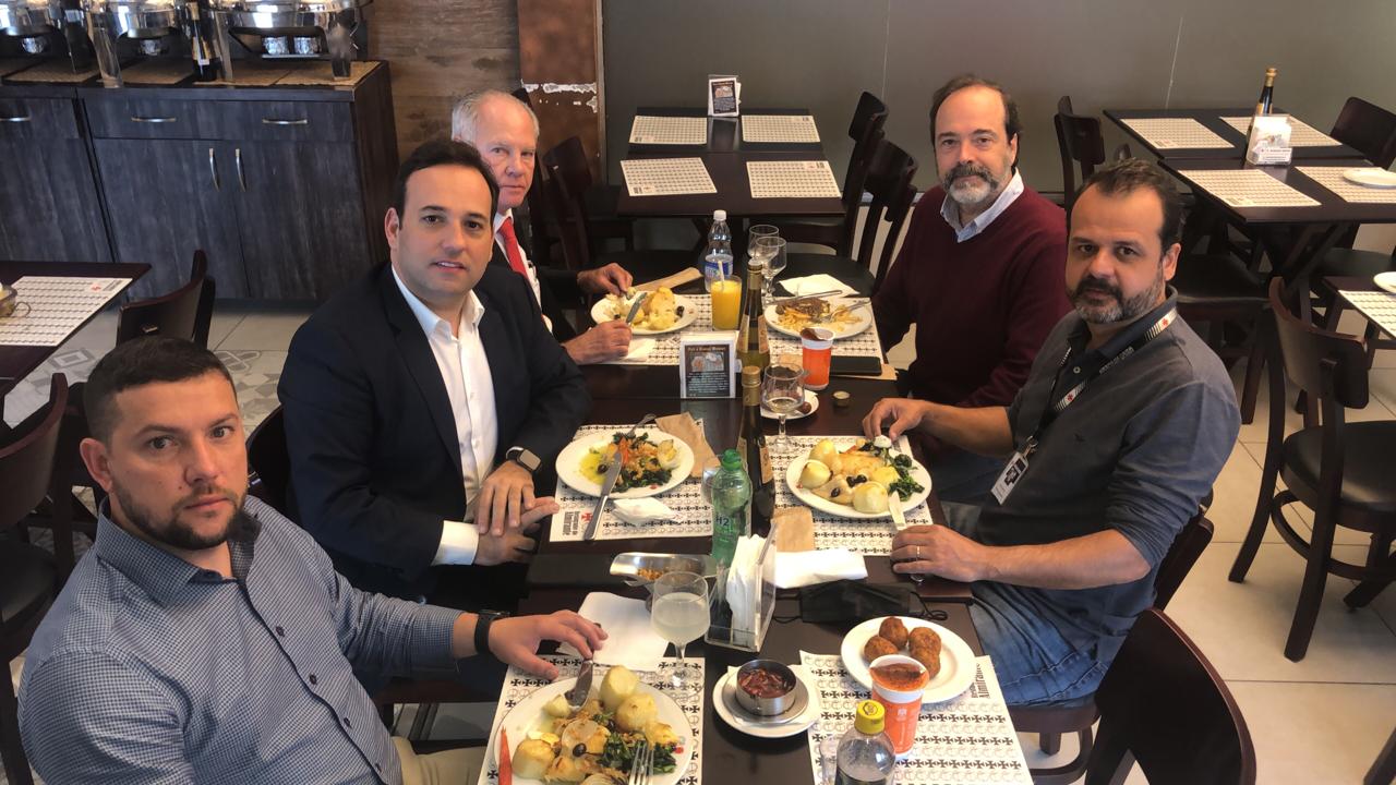 Diretoria do Vasco com autoridades de Miguel Pereira