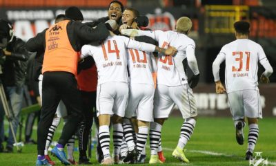 Jogadores do Vasco comemoram o gol contra o Brasil de Pelotas
