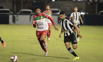 Botafogo perde para o Brusque, de virada, pela Série B