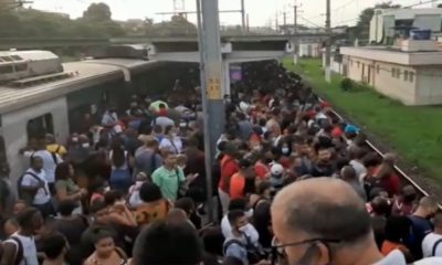 Estação de Gramacho lotada