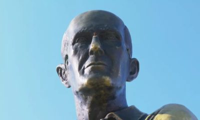 Estátua de Drummond em Copacabana