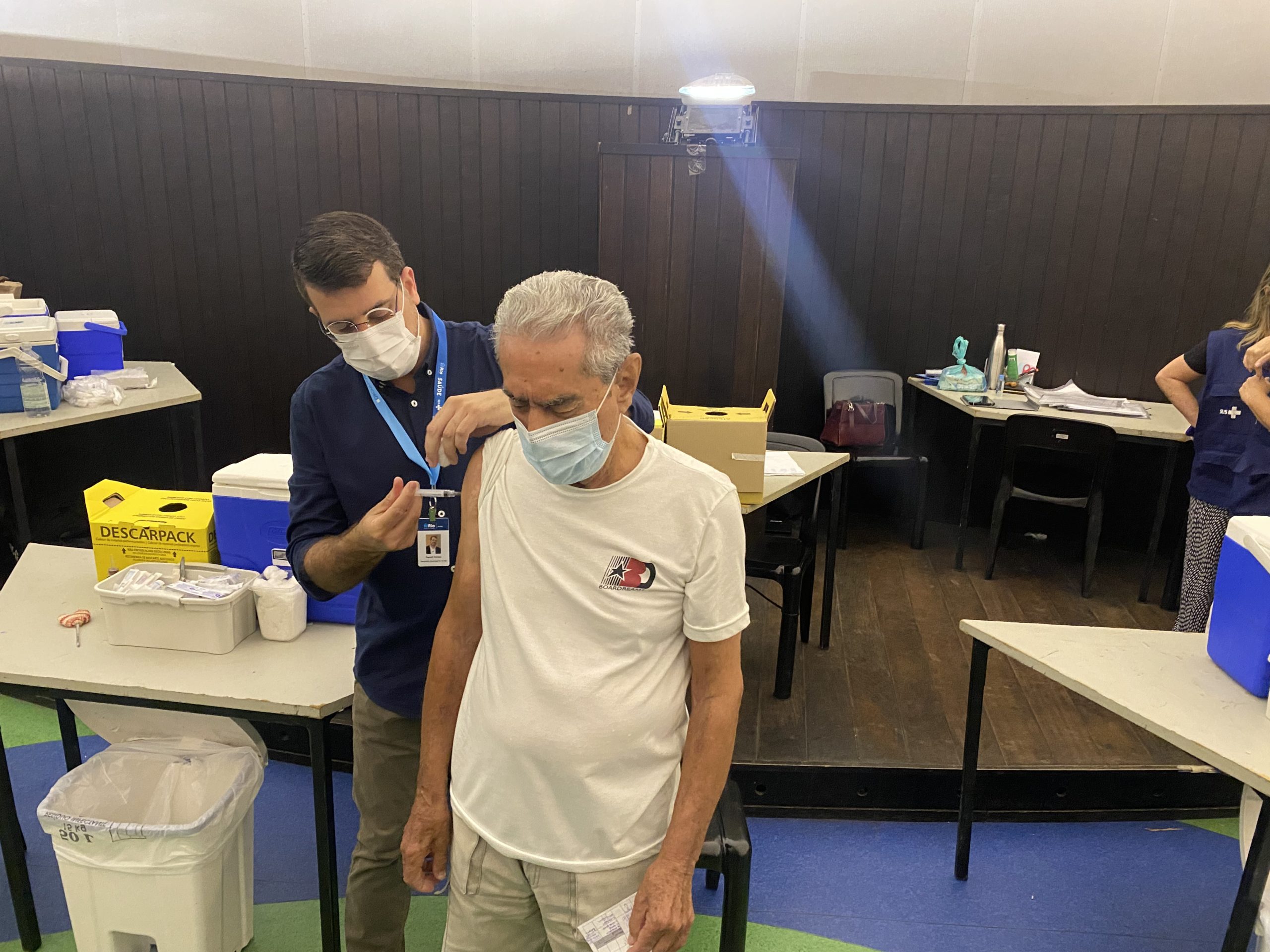 Prefeitura do Rio começa a aplicar quarta dose da vacina contra Covid