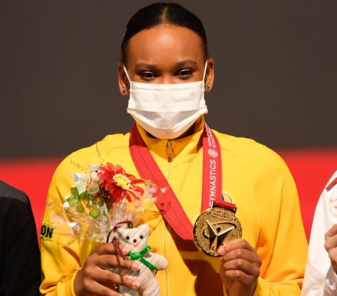 Brasileira Rebeca Andrade levou medalha de ouro no salto no Mundial de Ginástica, no Japão