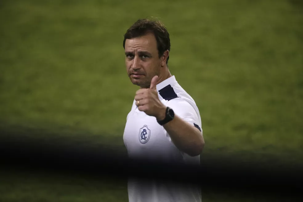 Felipe Conceição é o novo técnico da Chapecoense