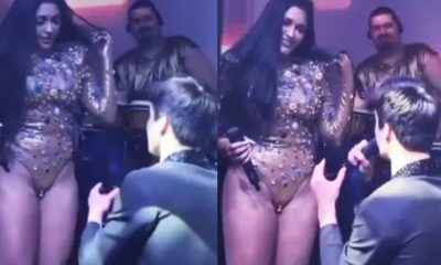 Flay é pedida em casamento