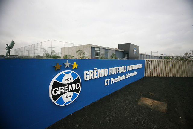 Centro de Treinamento do Grêmio foi alvo de protestos nesta quarta-feira