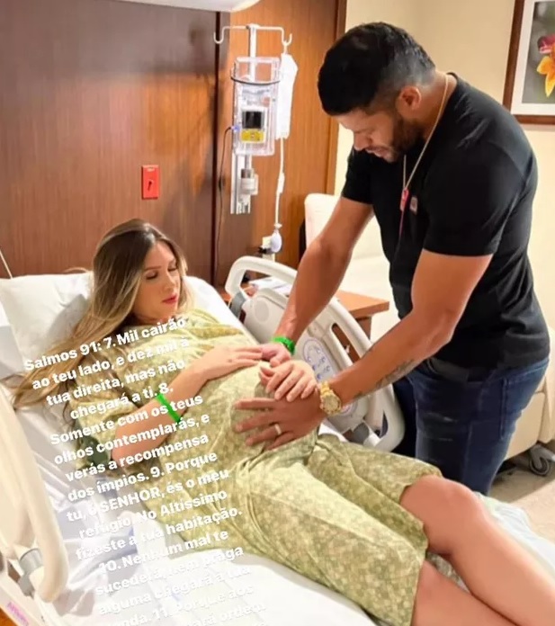 Hulk e Camila no hospital antes do parto 