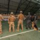 Imagem de agentes fazendo uma varredura em unidades prisionais