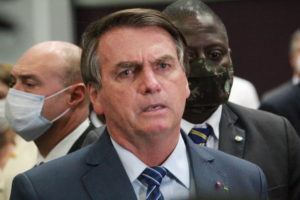 Presidente Jair Bolsonaro dando entrevista sobre o caso do motorista preso na Rússia