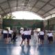 Jovens praticam esporte em unidade do Degase