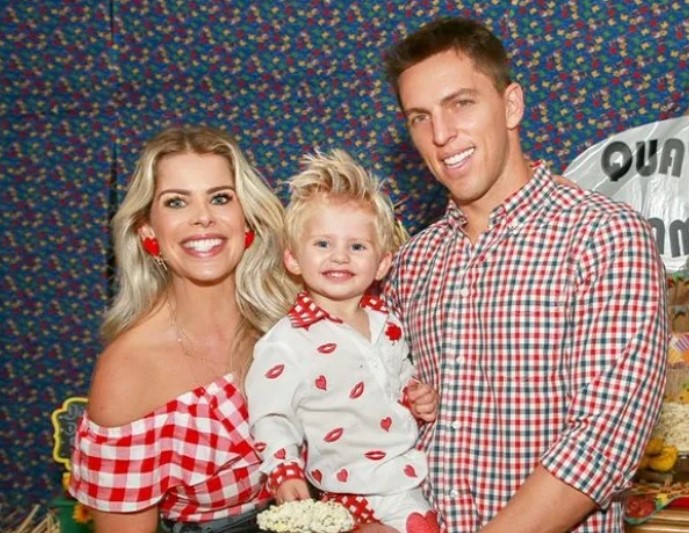 Karina Bacchi, o ex-marido e o filho